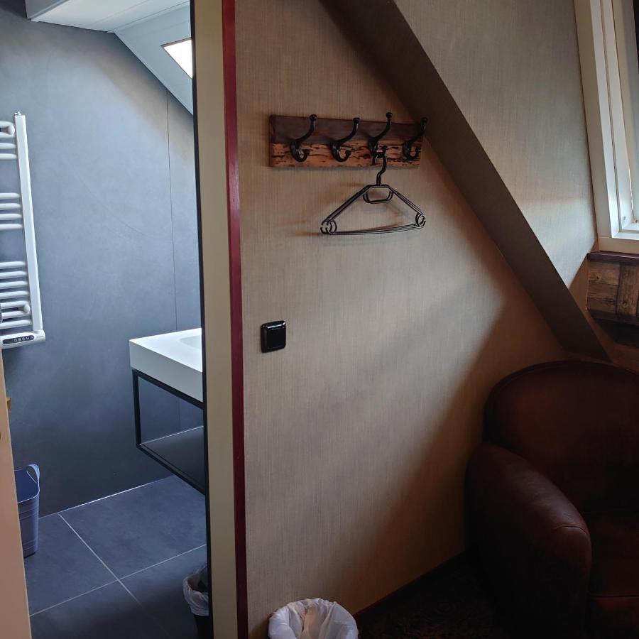 De Cyprian Bed & Breakfast Kaard Extérieur photo