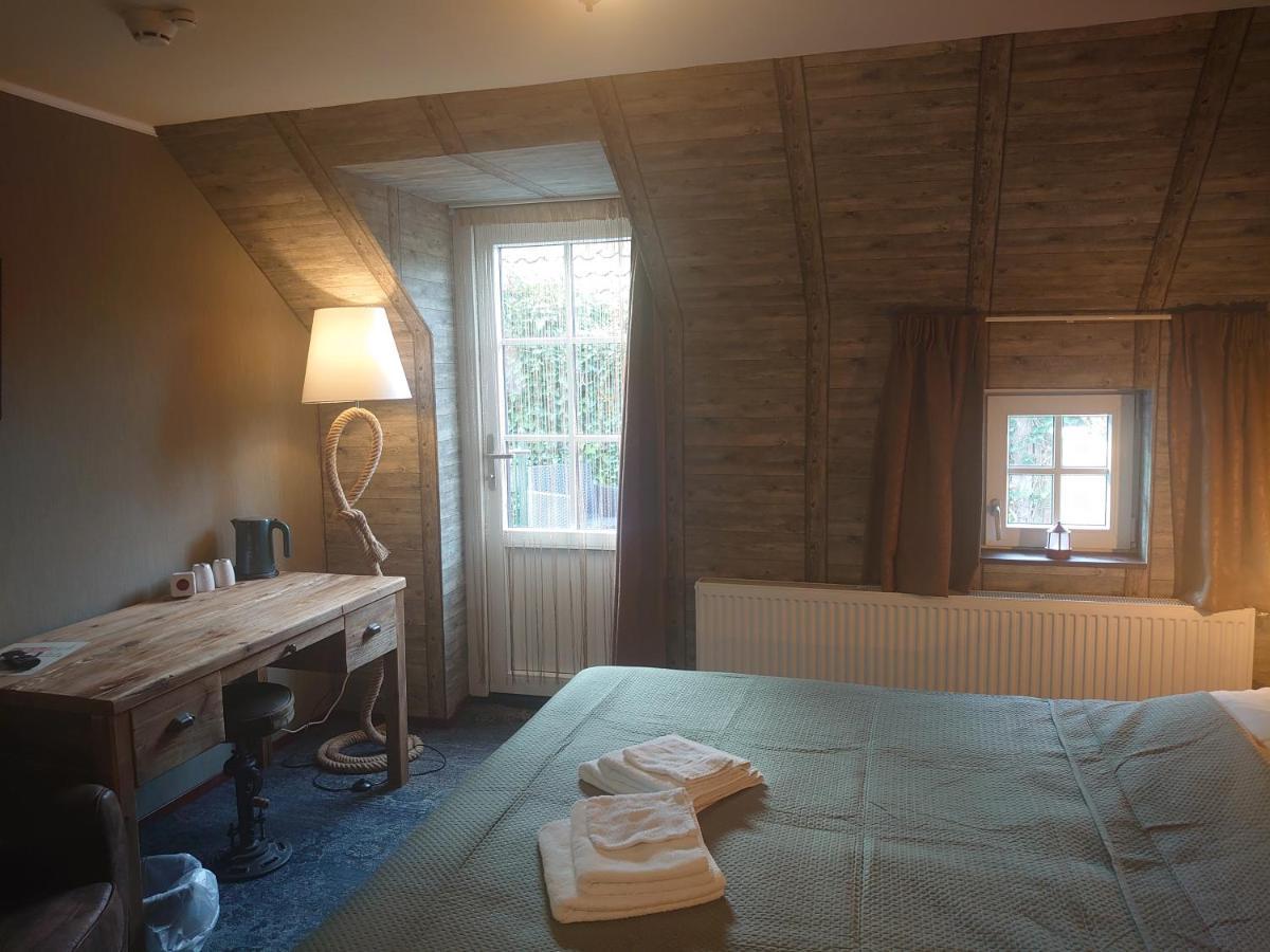 De Cyprian Bed & Breakfast Kaard Extérieur photo