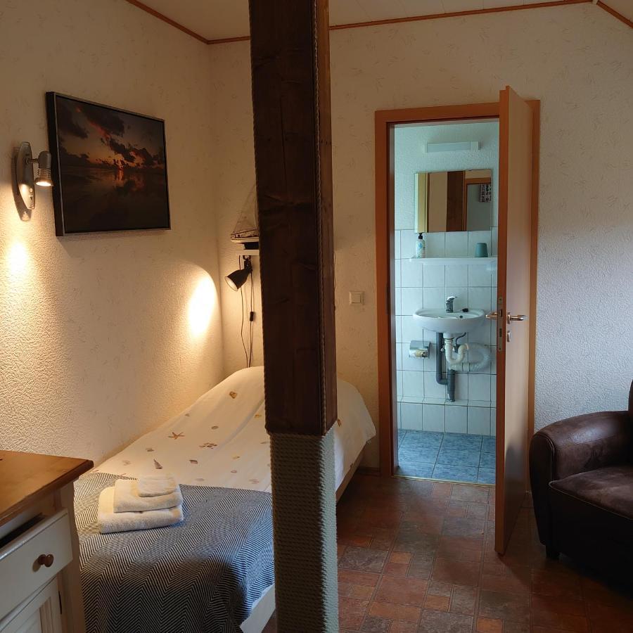 De Cyprian Bed & Breakfast Kaard Extérieur photo